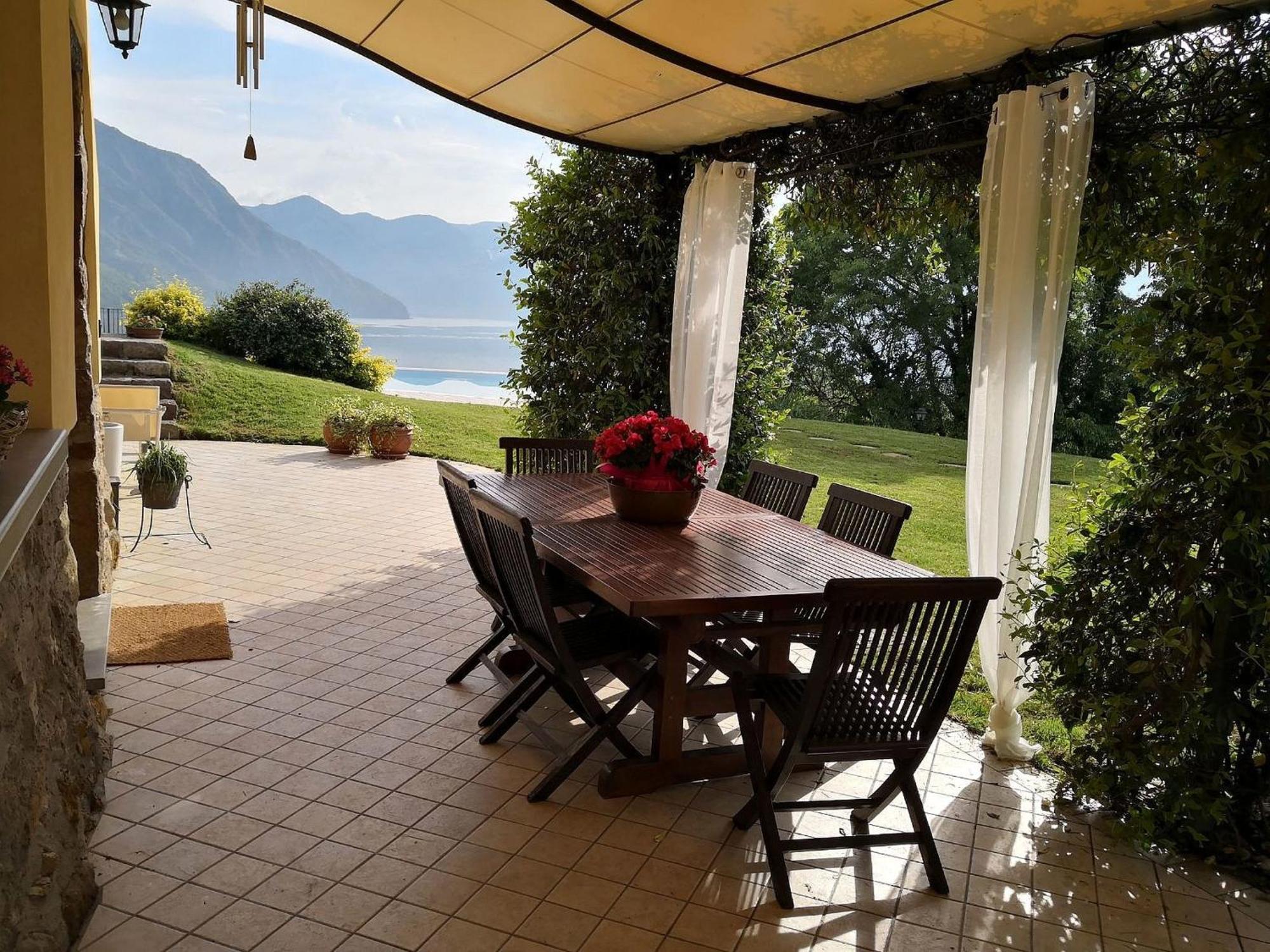 Villa In Pisogne With Pool Garden And Lake View エクステリア 写真