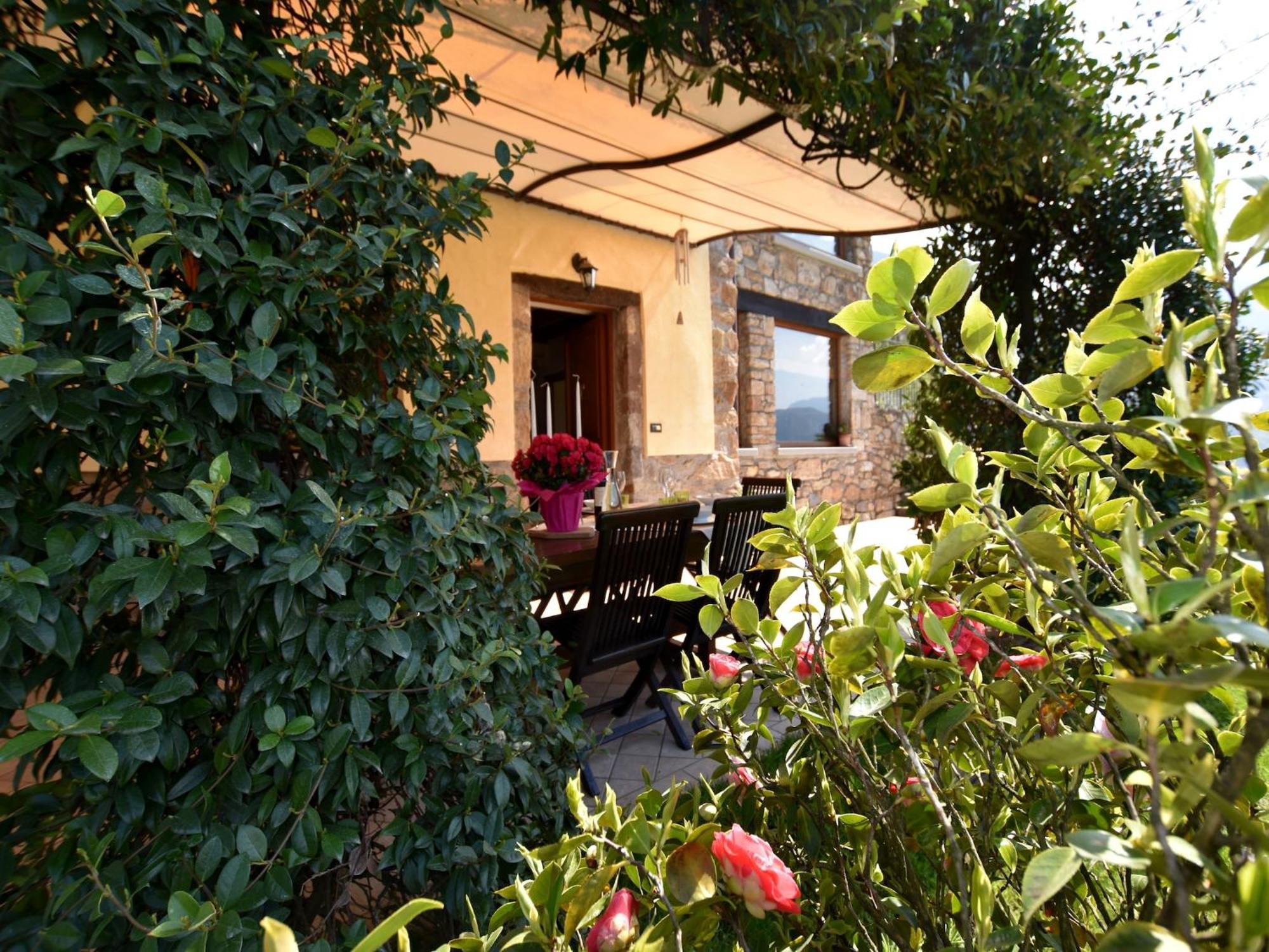 Villa In Pisogne With Pool Garden And Lake View エクステリア 写真
