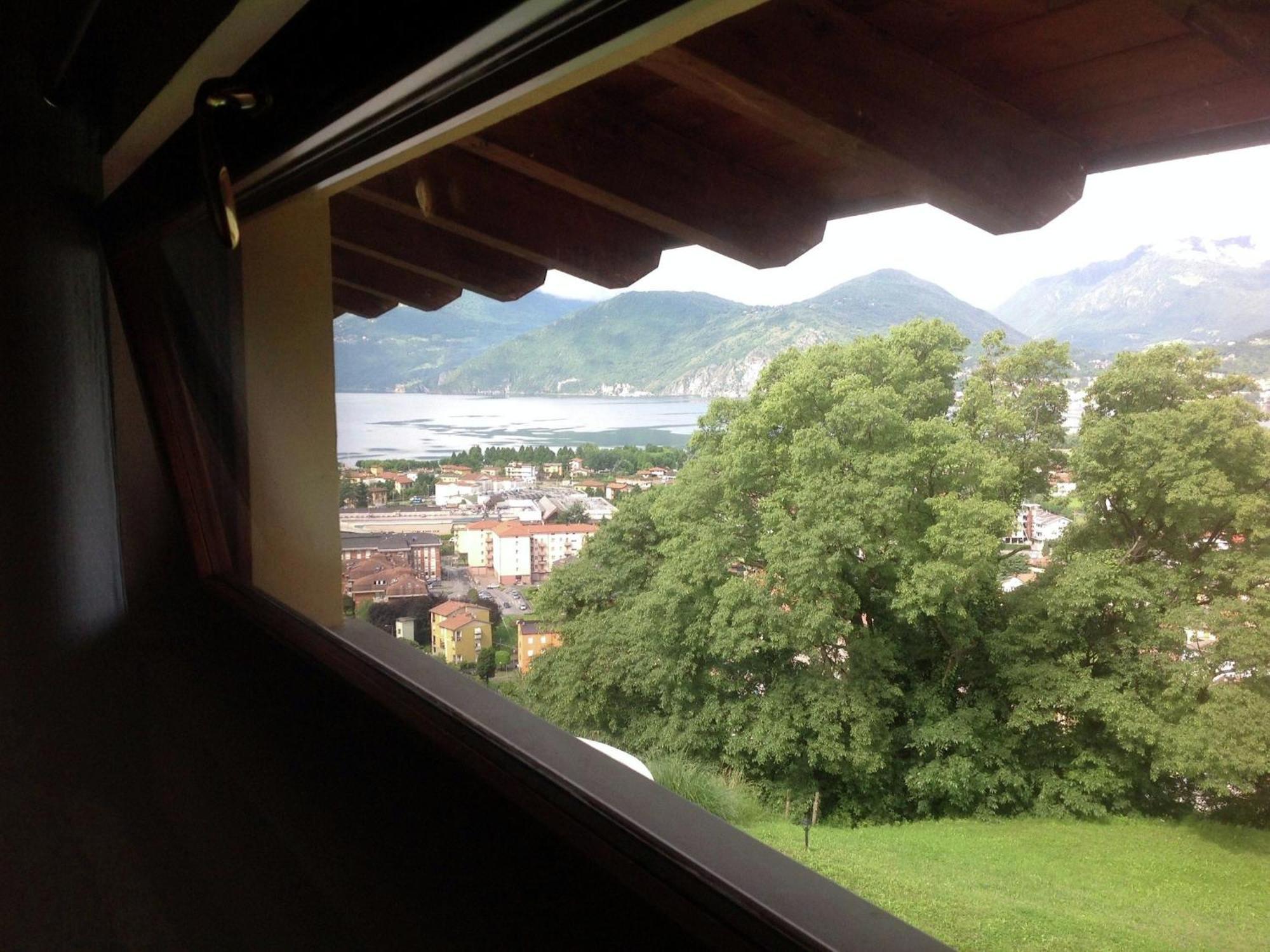 Villa In Pisogne With Pool Garden And Lake View エクステリア 写真