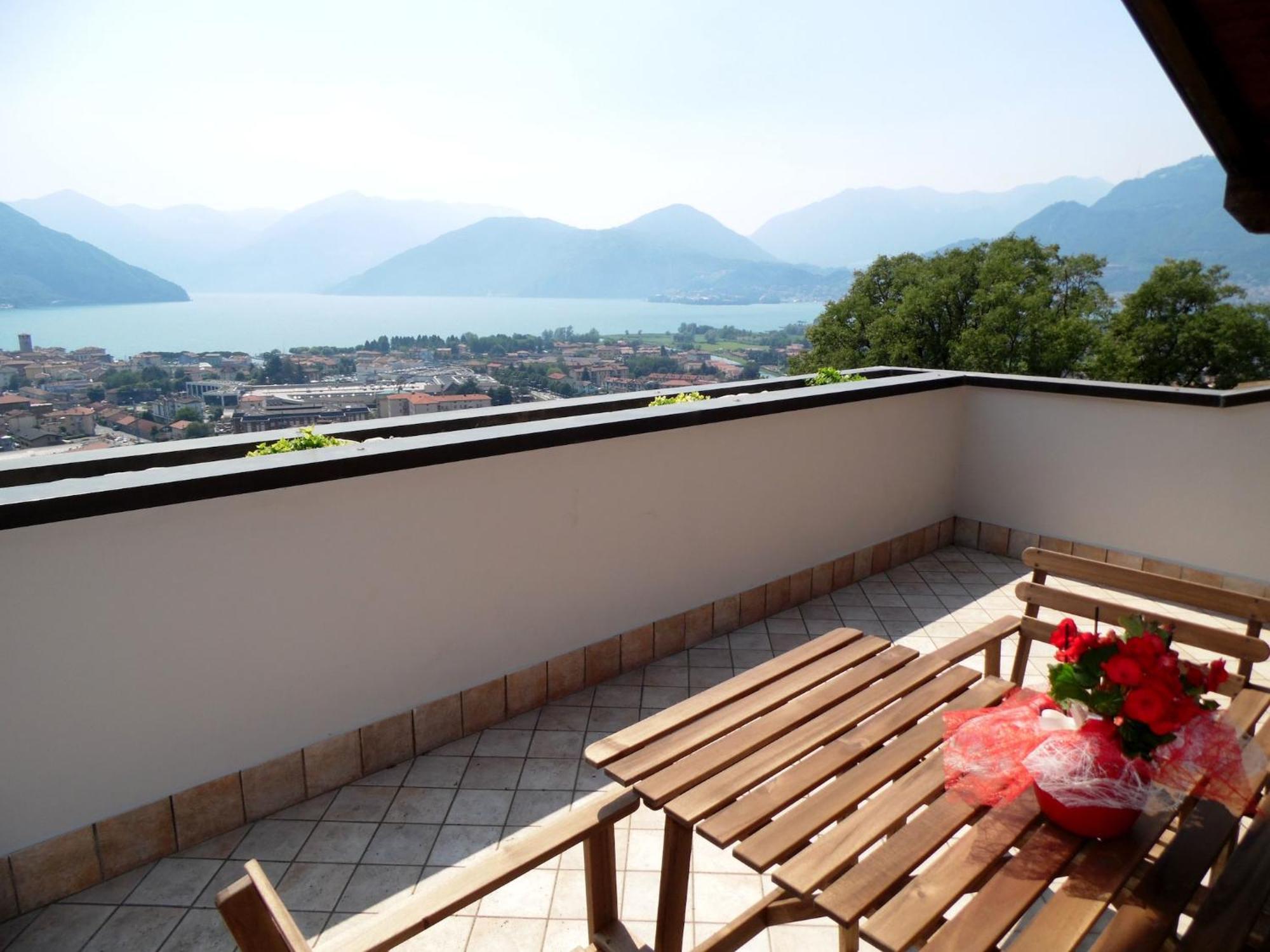 Villa In Pisogne With Pool Garden And Lake View エクステリア 写真
