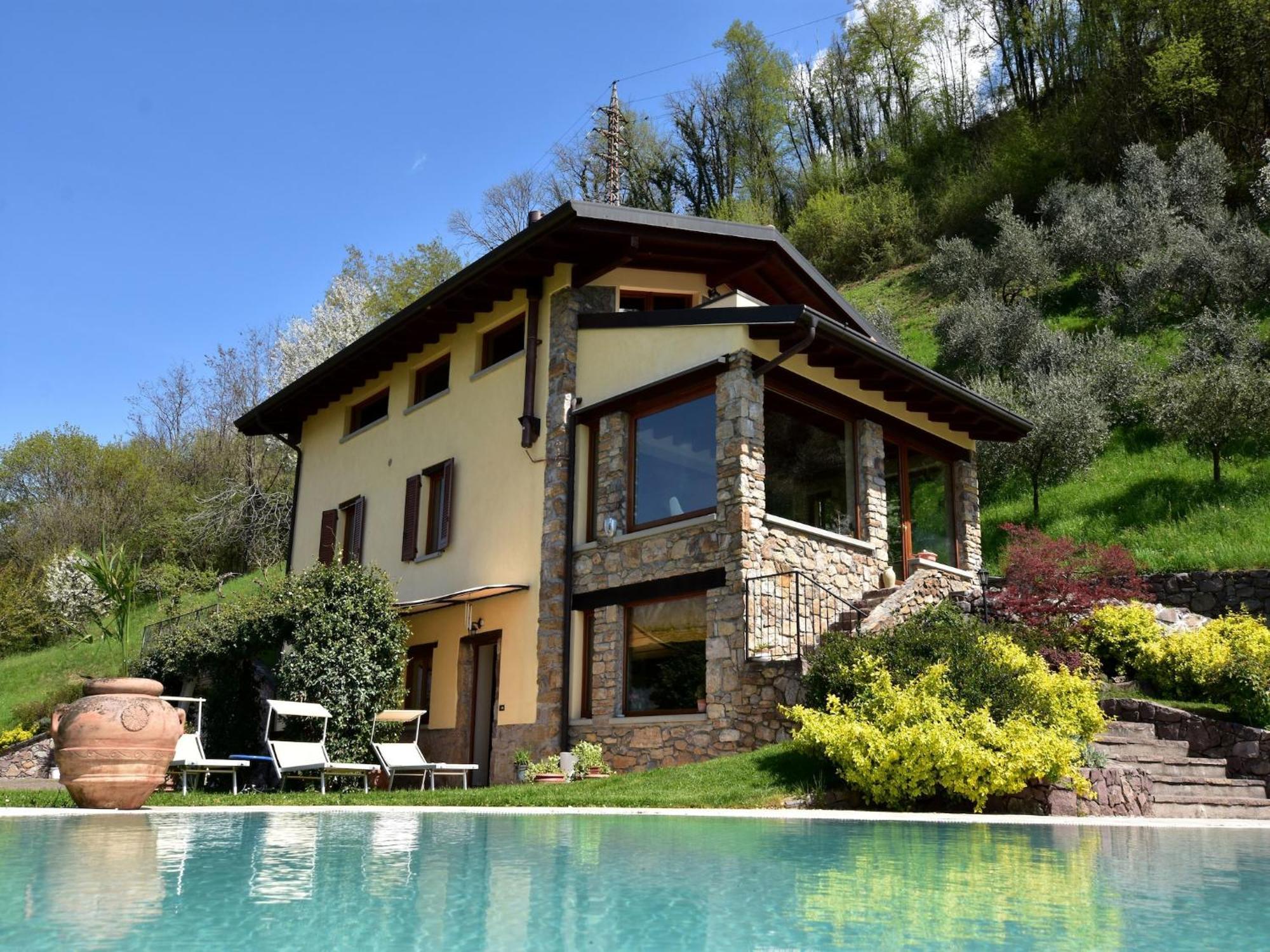 Villa In Pisogne With Pool Garden And Lake View エクステリア 写真