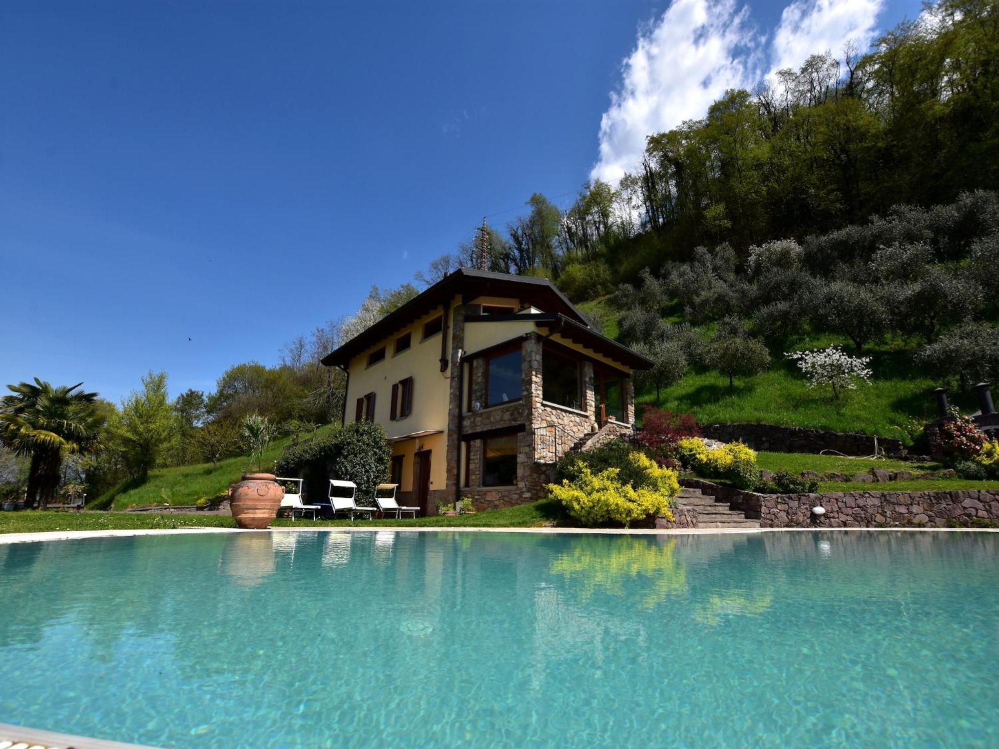 Villa In Pisogne With Pool Garden And Lake View エクステリア 写真